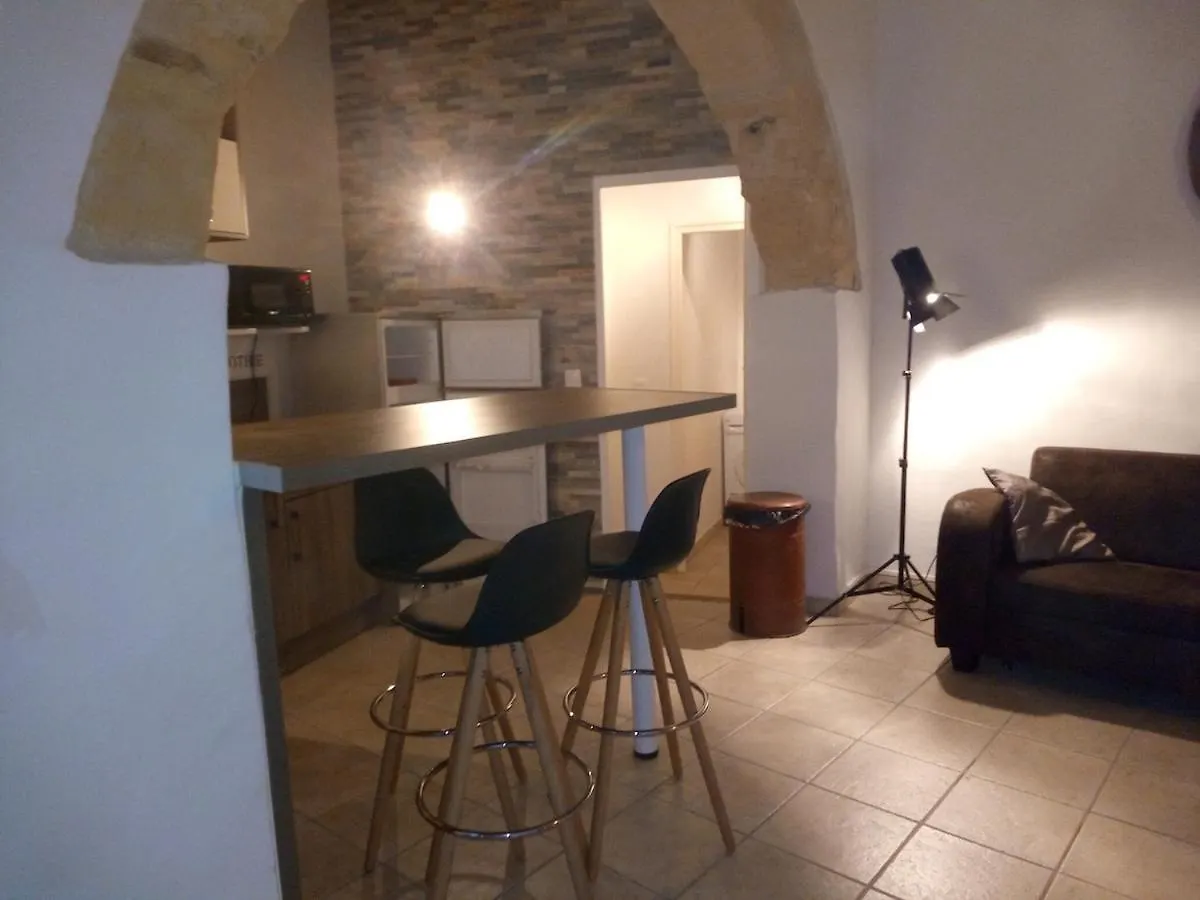 Le Paisible Appart Aixois De Chantal En Hypercentre Aix-en-Provence 0*,